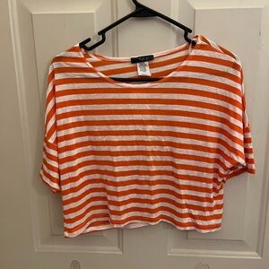 Woman’s NWT Size M Crop Style Top